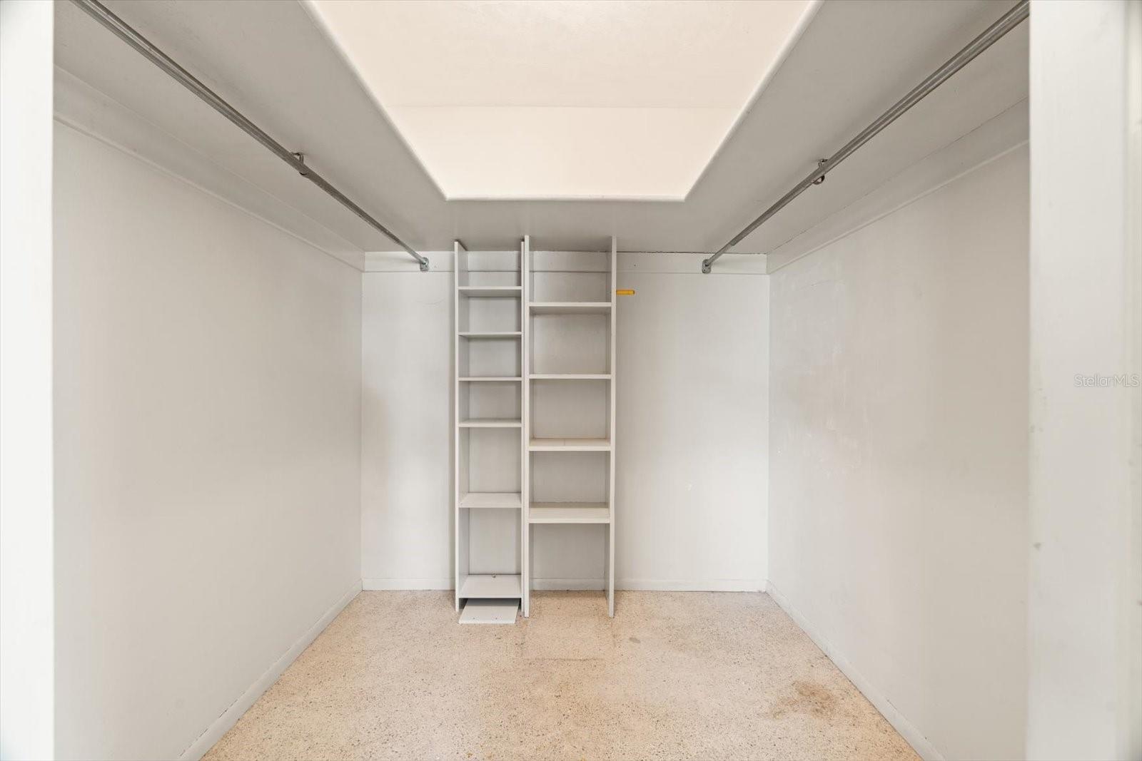 617 WHITFIELD AVE, SARASOTA, FL, 34243