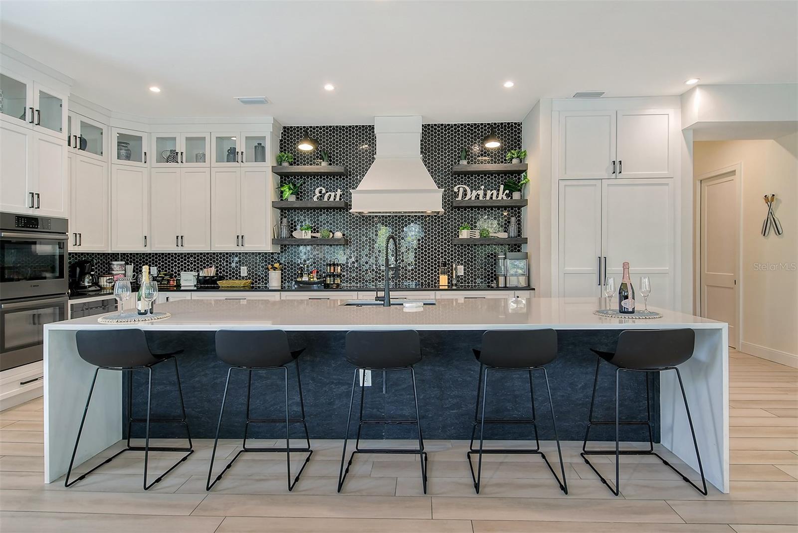 421 PINE AVE, ANNA MARIA, FL, 34216