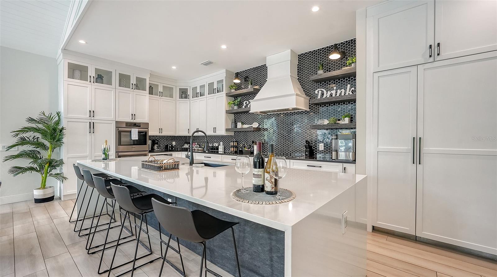 421 PINE AVE, ANNA MARIA, FL, 34216