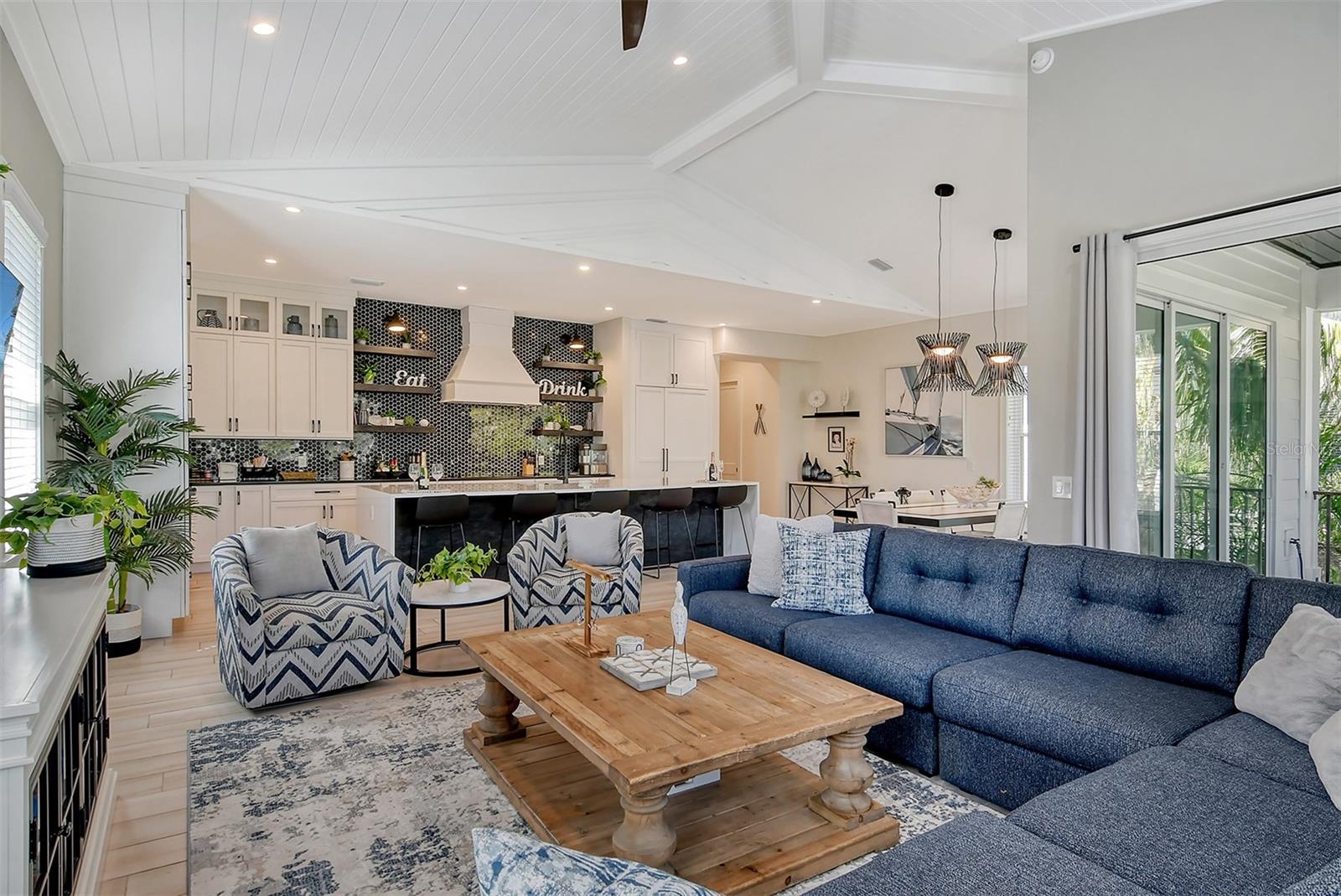 421 PINE AVE, ANNA MARIA, FL, 34216