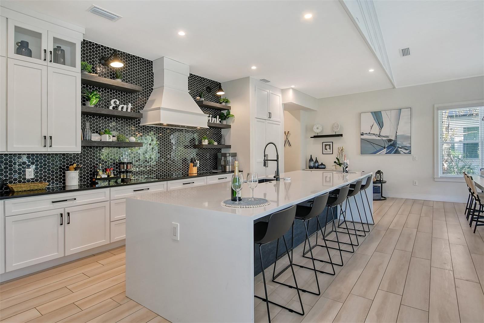 421 PINE AVE, ANNA MARIA, FL, 34216