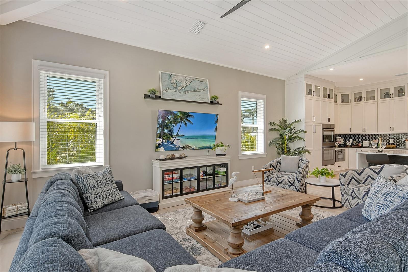 421 PINE AVE, ANNA MARIA, FL, 34216