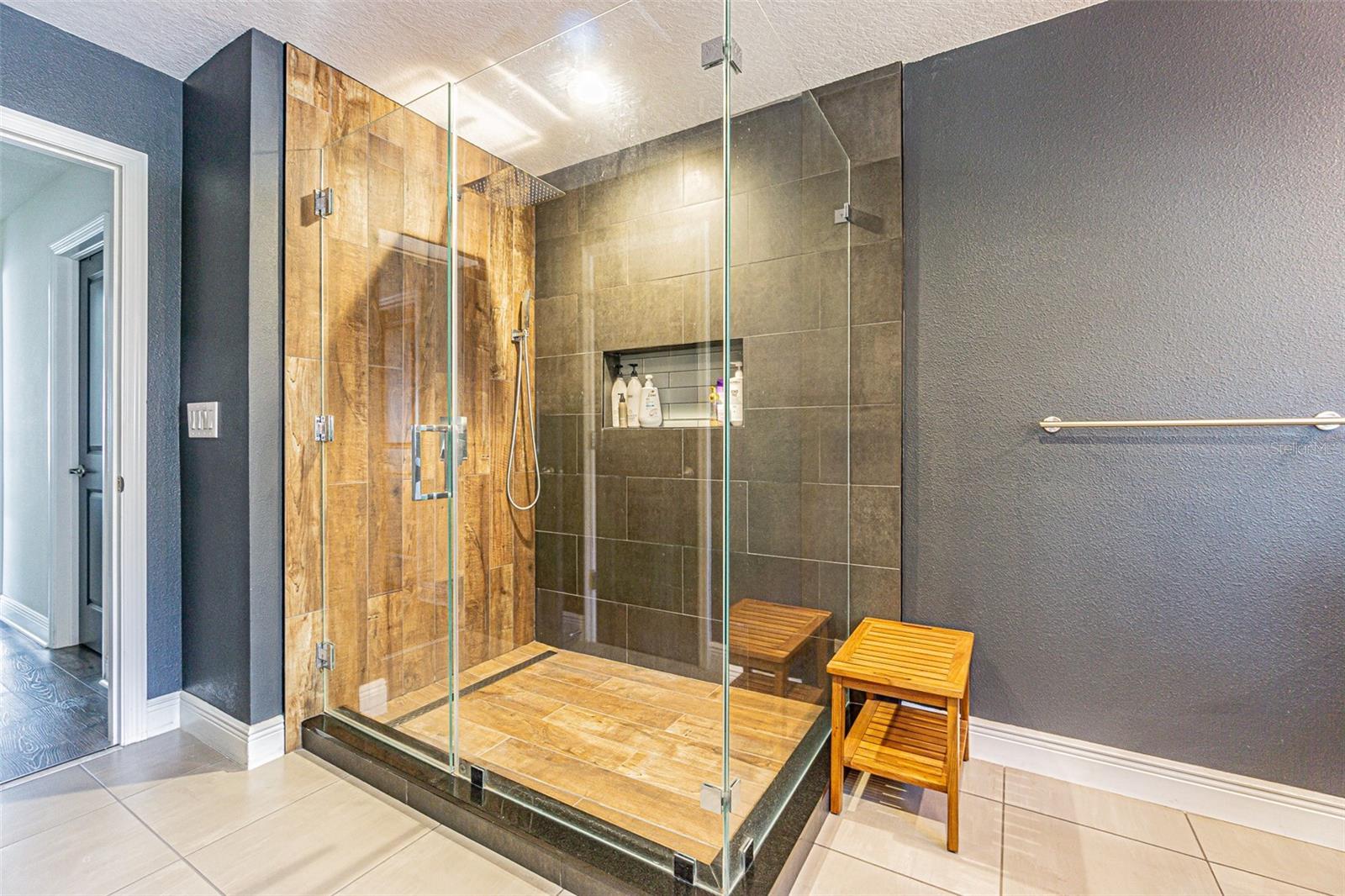 18304 ROSEATE DR, LUTZ, FL, 33558