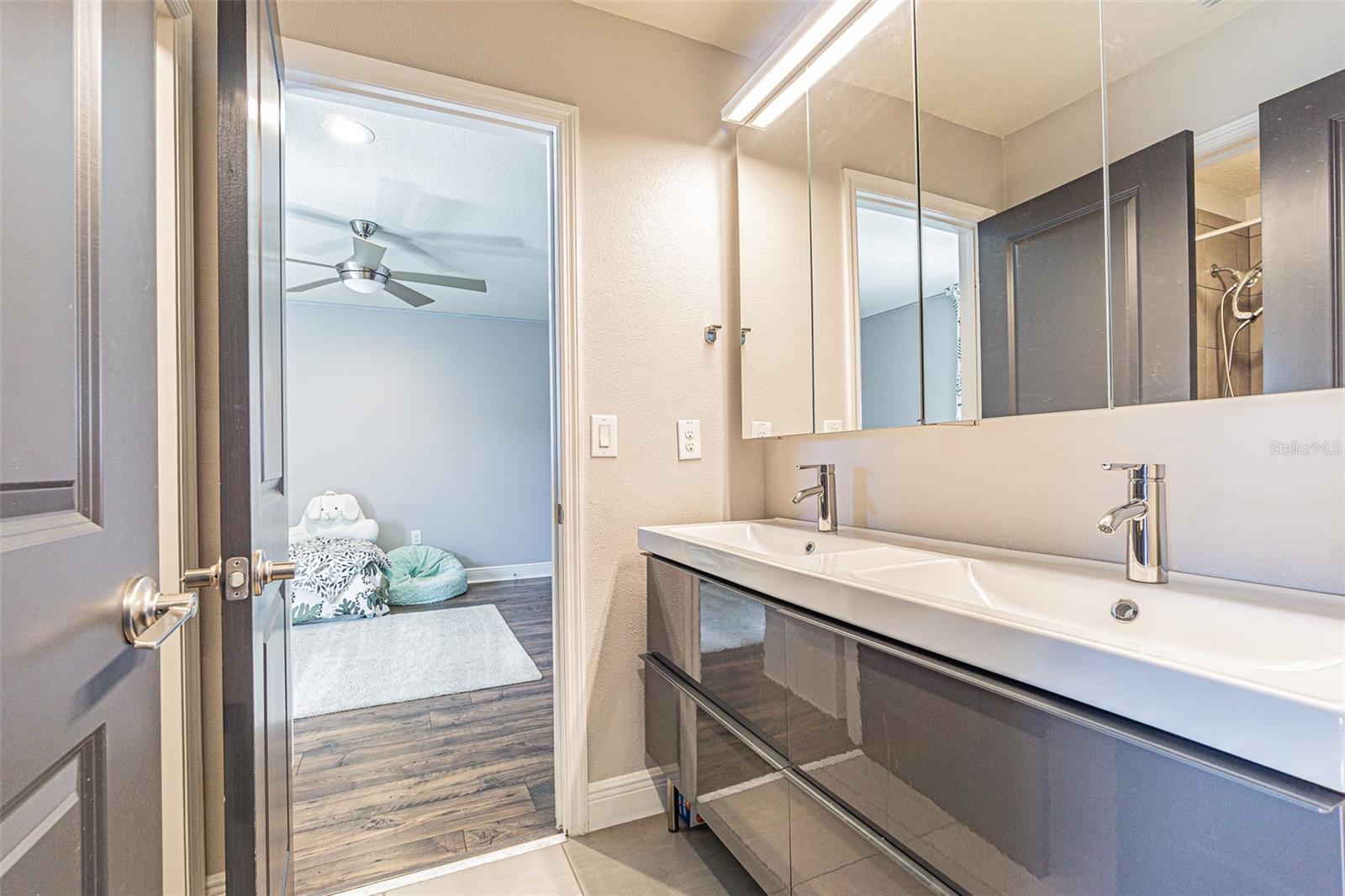 18304 ROSEATE DR, LUTZ, FL, 33558