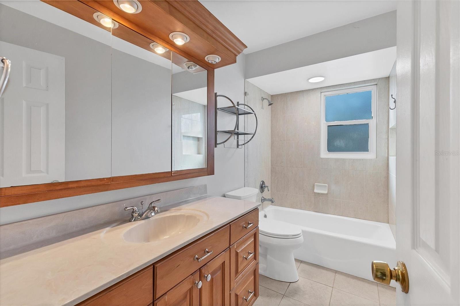 3762 SAN LUIS DR, SARASOTA, FL, 34235