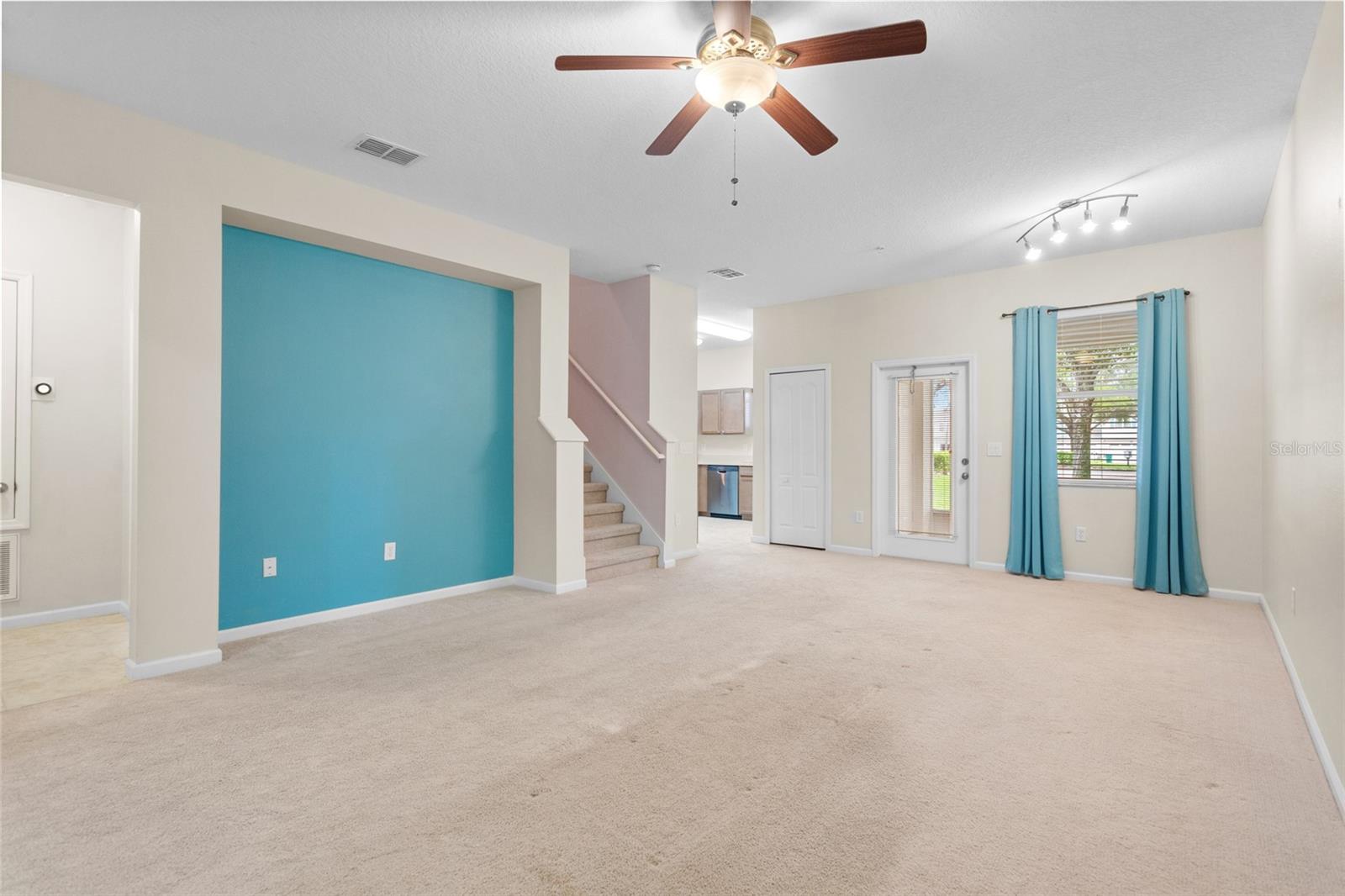 1216 PRIORY CIR, WINTER GARDEN, FL, 34787