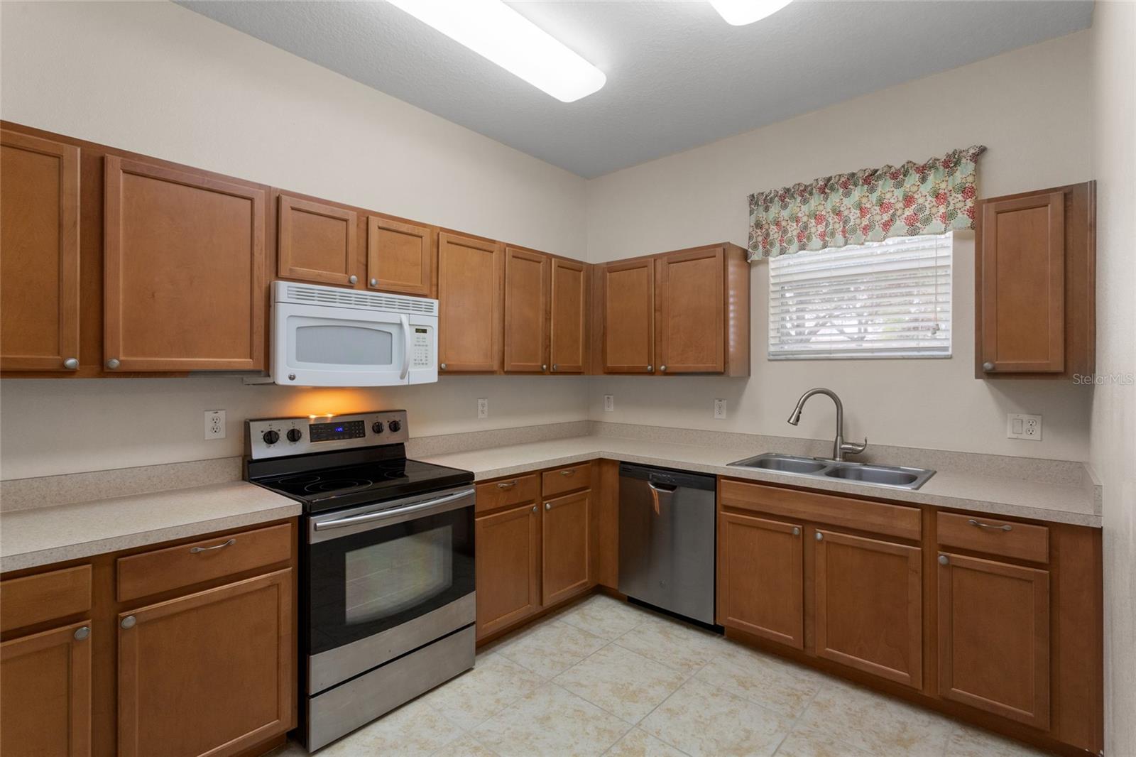 1216 PRIORY CIR, WINTER GARDEN, FL, 34787