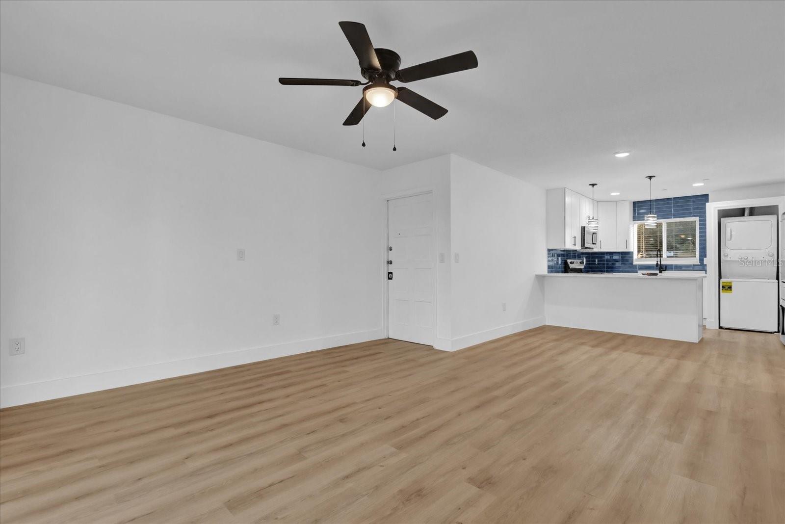 1000 LAKE OF THE WOODS BLVD #203E, CASSELBERRY, FL, 32730