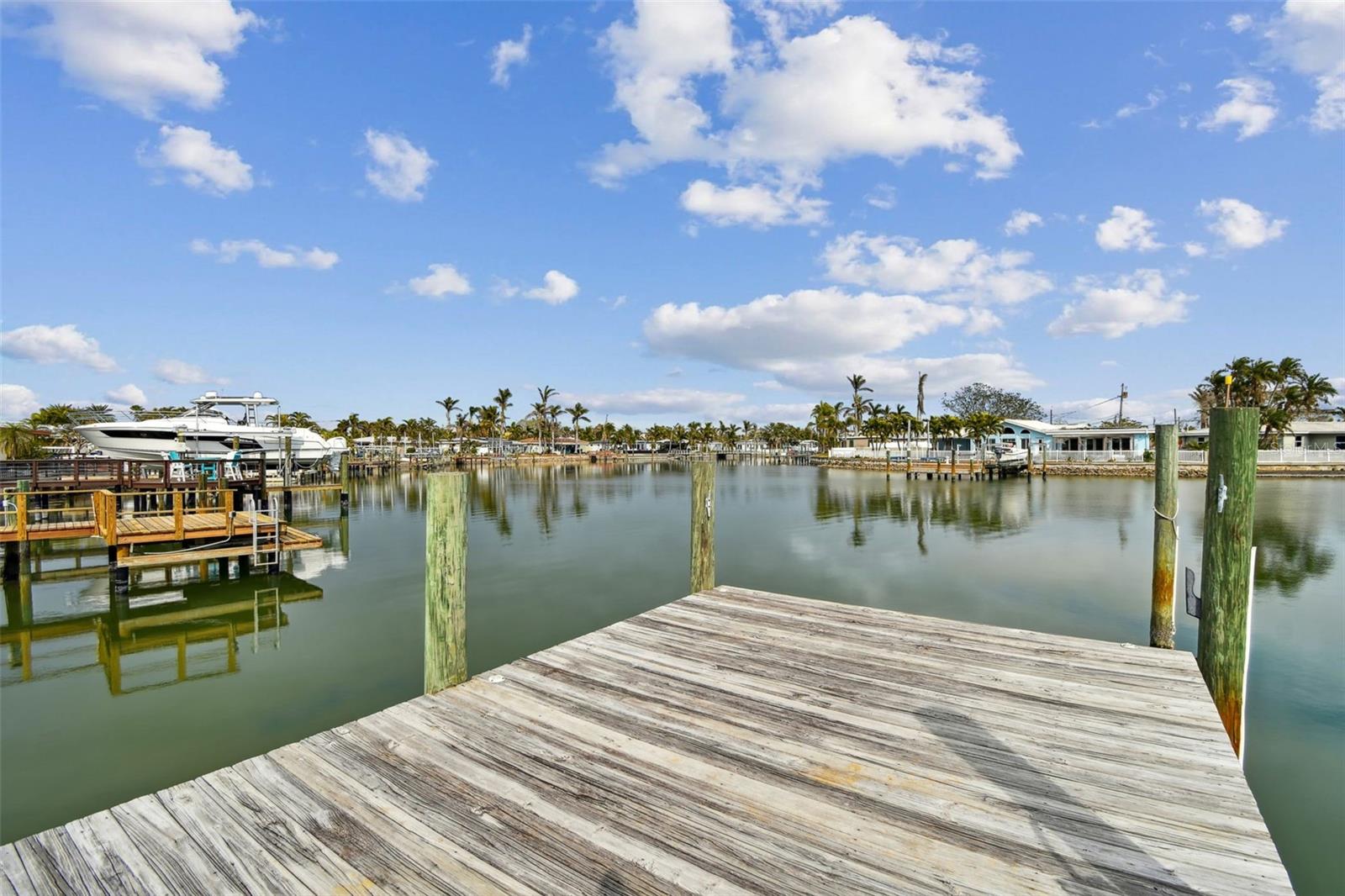 8114 CAUSEWAY BLVD S, ST PETERSBURG, FL, 33707