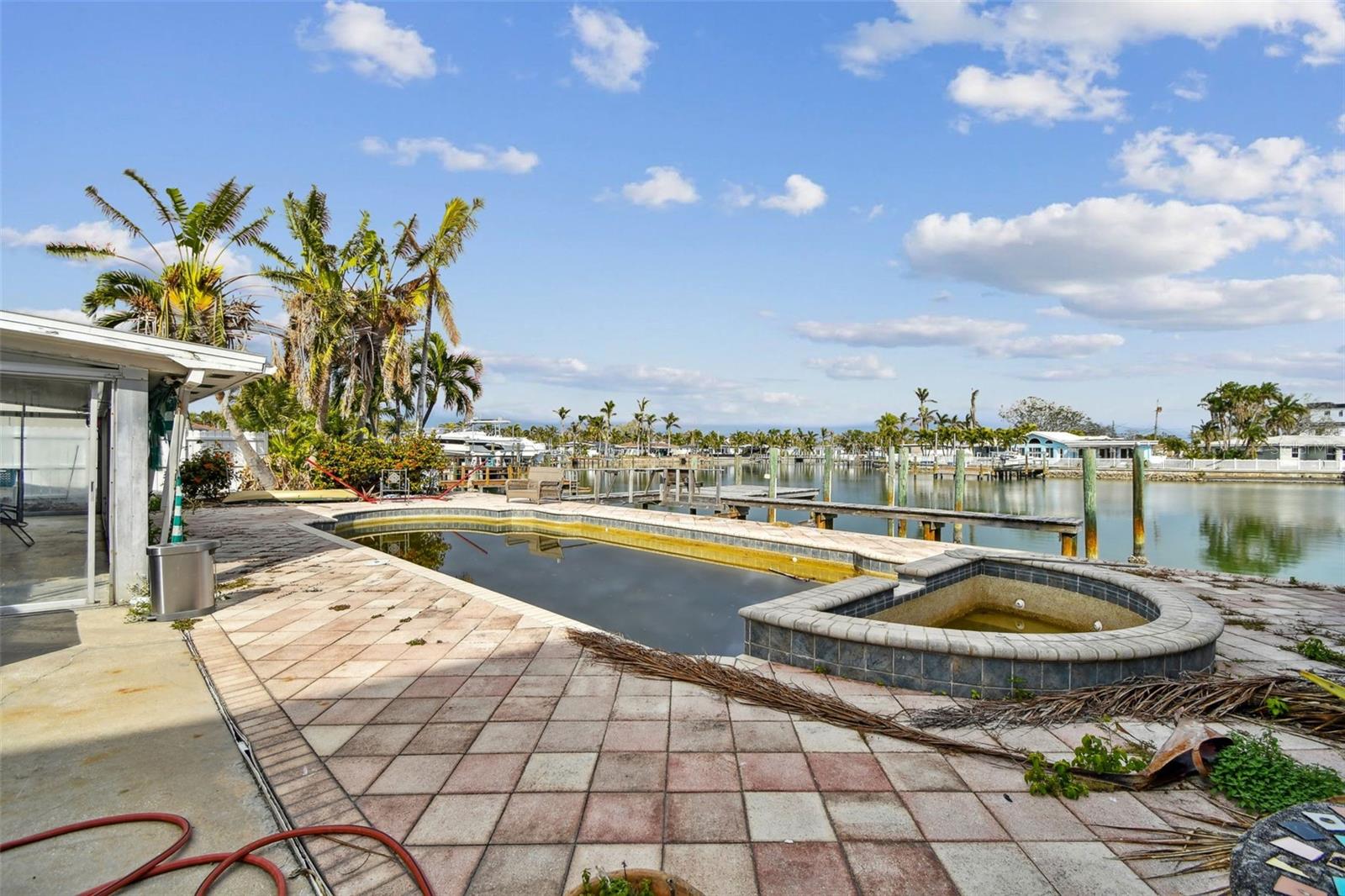 8114 CAUSEWAY BLVD S, ST PETERSBURG, FL, 33707