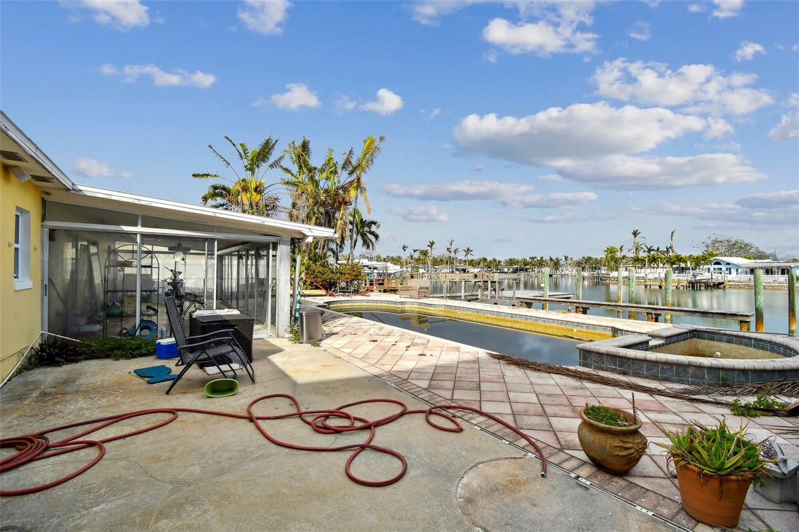 8114 CAUSEWAY BLVD S, ST PETERSBURG, FL, 33707