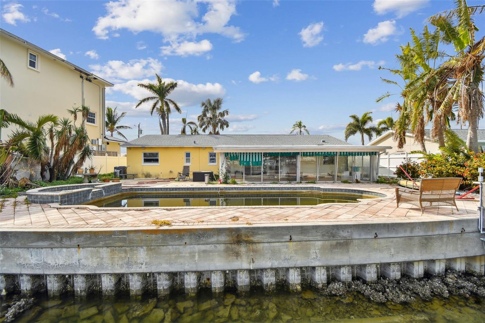 8114 CAUSEWAY BLVD S, ST PETERSBURG, FL, 33707