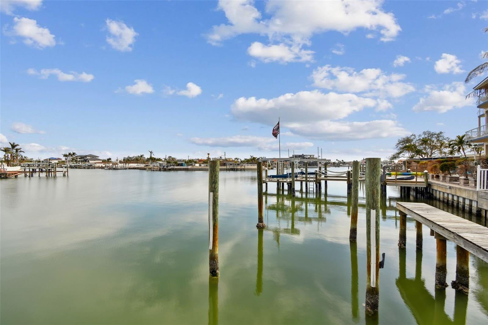 8114 CAUSEWAY BLVD S, ST PETERSBURG, FL, 33707