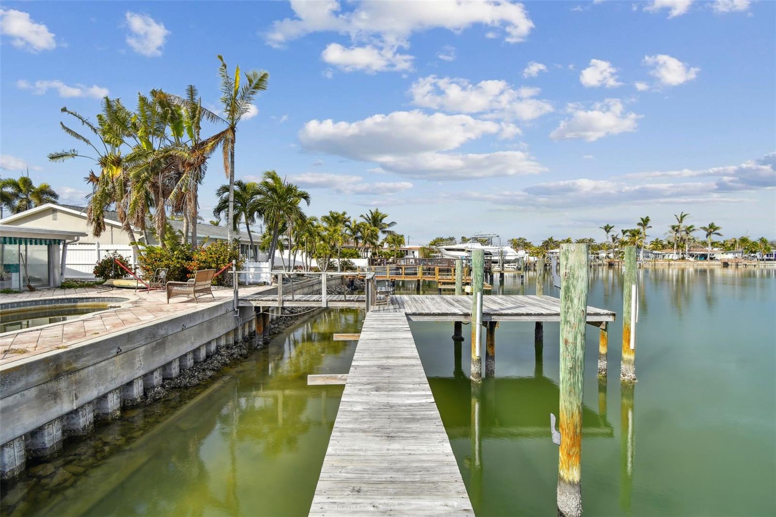 8114 CAUSEWAY BLVD S, ST PETERSBURG, FL, 33707