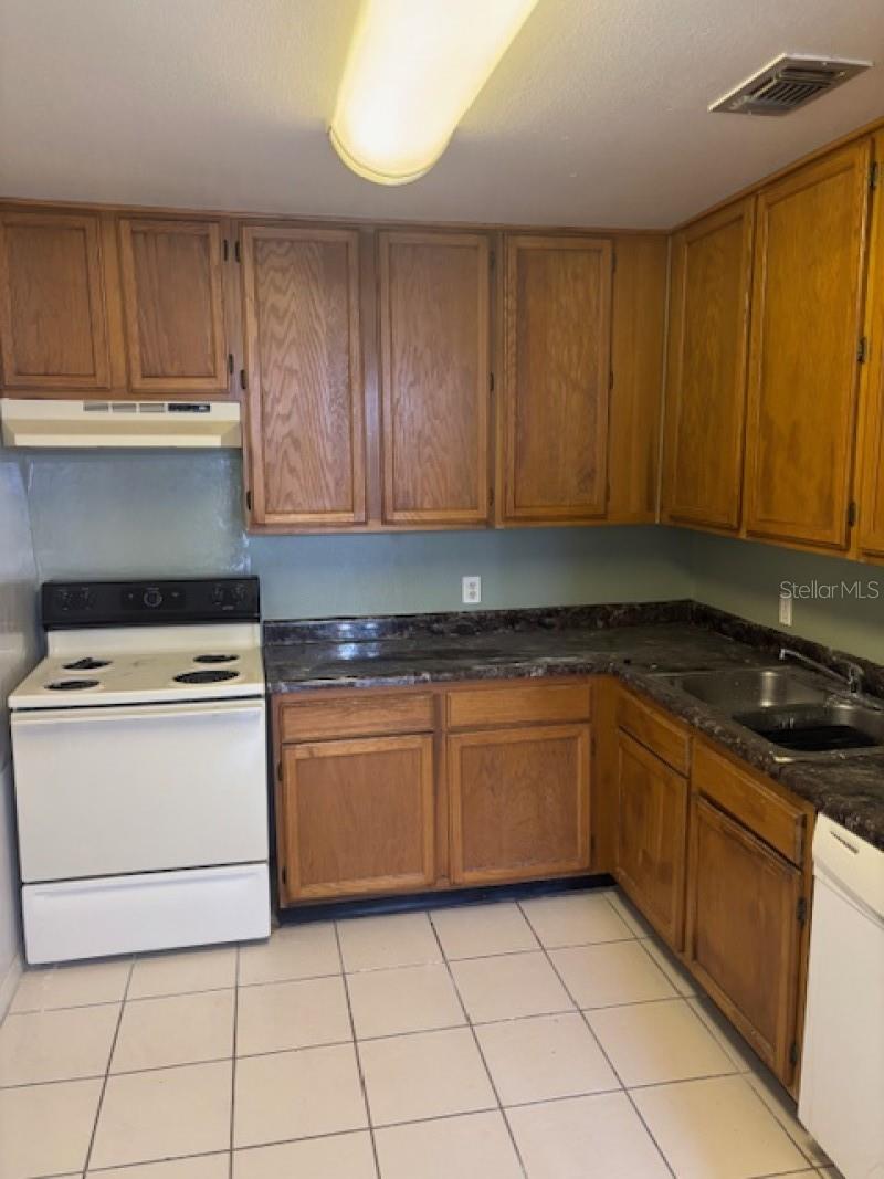 4160 VERSAILLES DR #4160D, ORLANDO, FL, 32808