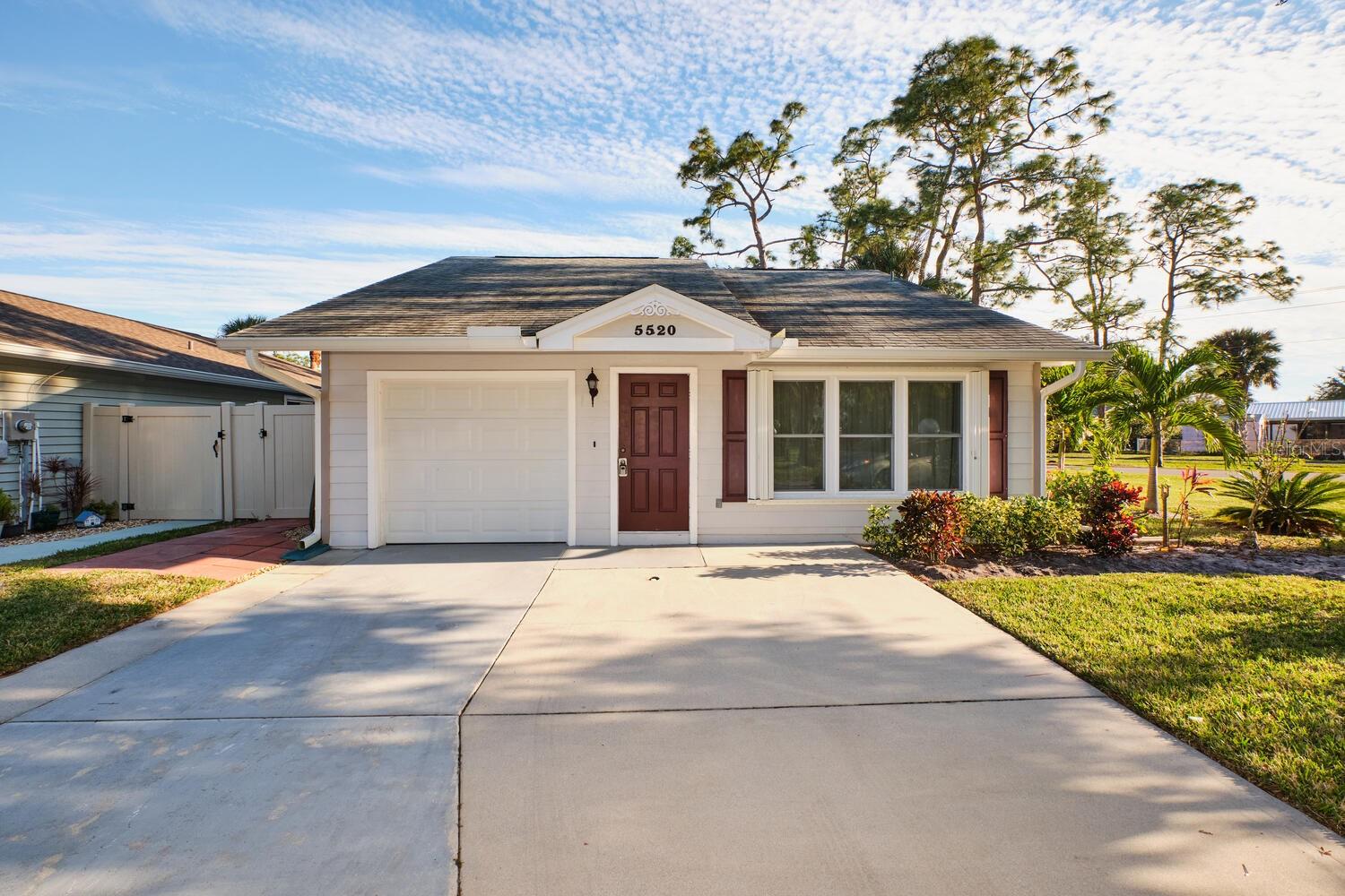 5520 LONGLEAF DR, NORTH FORT MYERS, FL, 33917