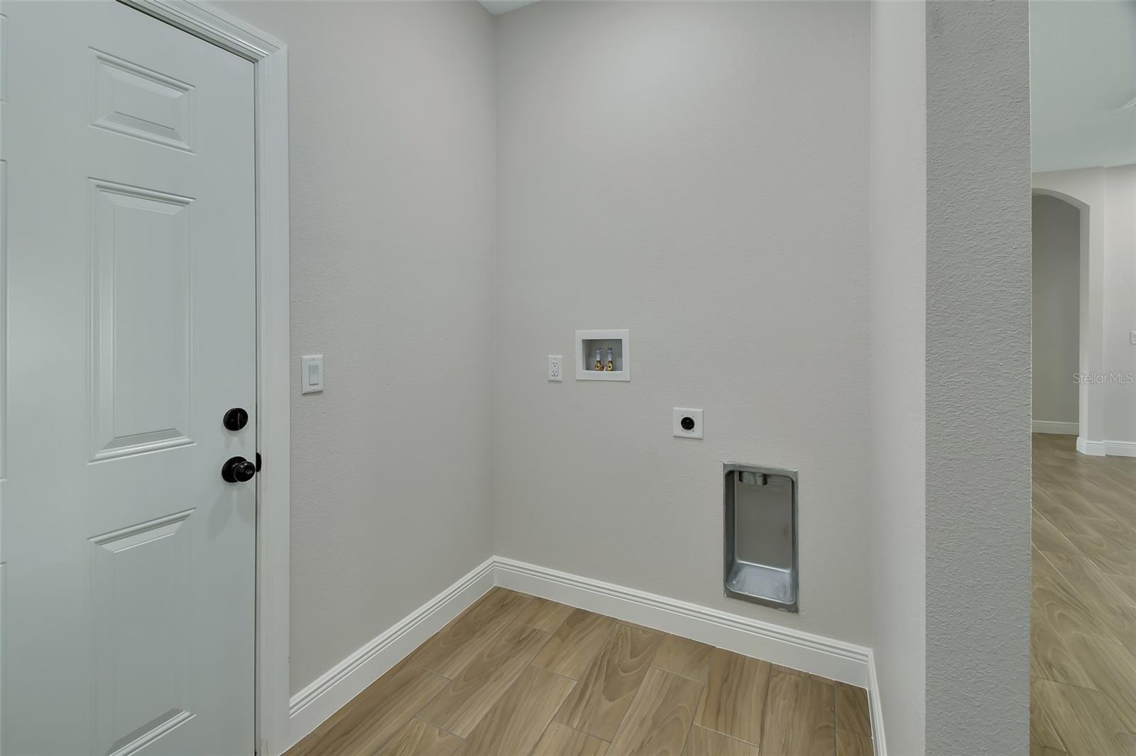 731 E COX ST, DELAND, FL, 32724