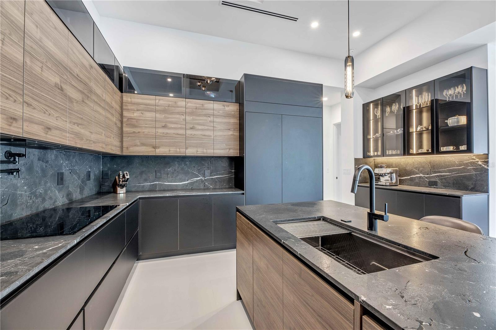 3813 SW 3RD ST, CAPE CORAL, FL, 33991