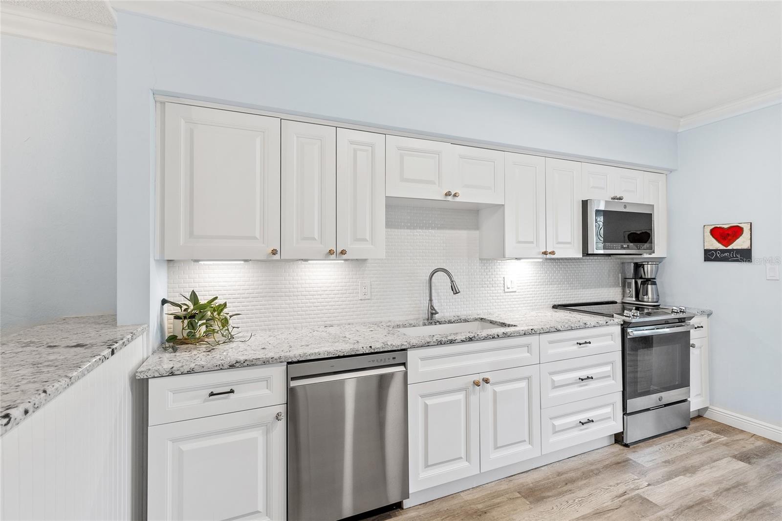 1330 SNELL ISLE BLVD NE #4, ST PETERSBURG, FL, 33704