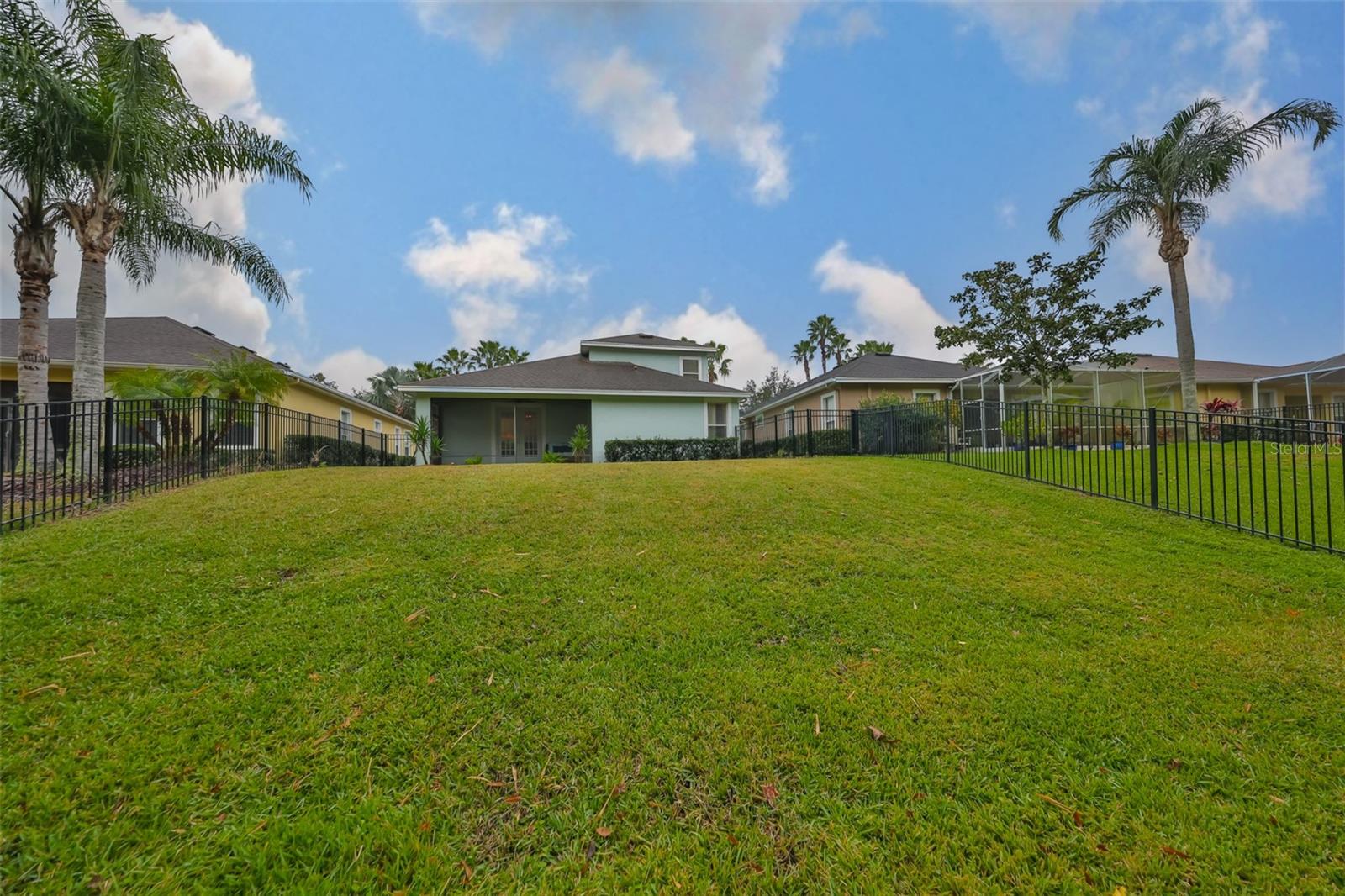 8030 HAMPTON LAKE DR, TAMPA, FL, 33647