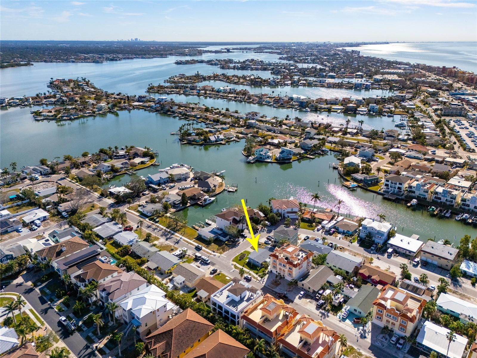 189 175TH AVE E, REDINGTON SHORES, FL, 33708