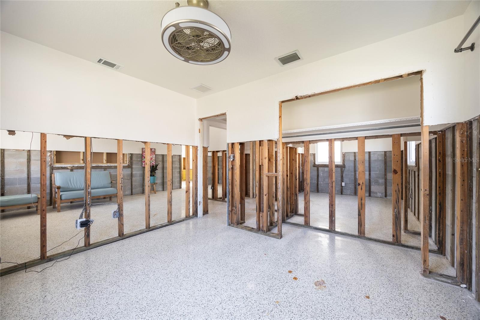 189 175TH AVE E, REDINGTON SHORES, FL, 33708