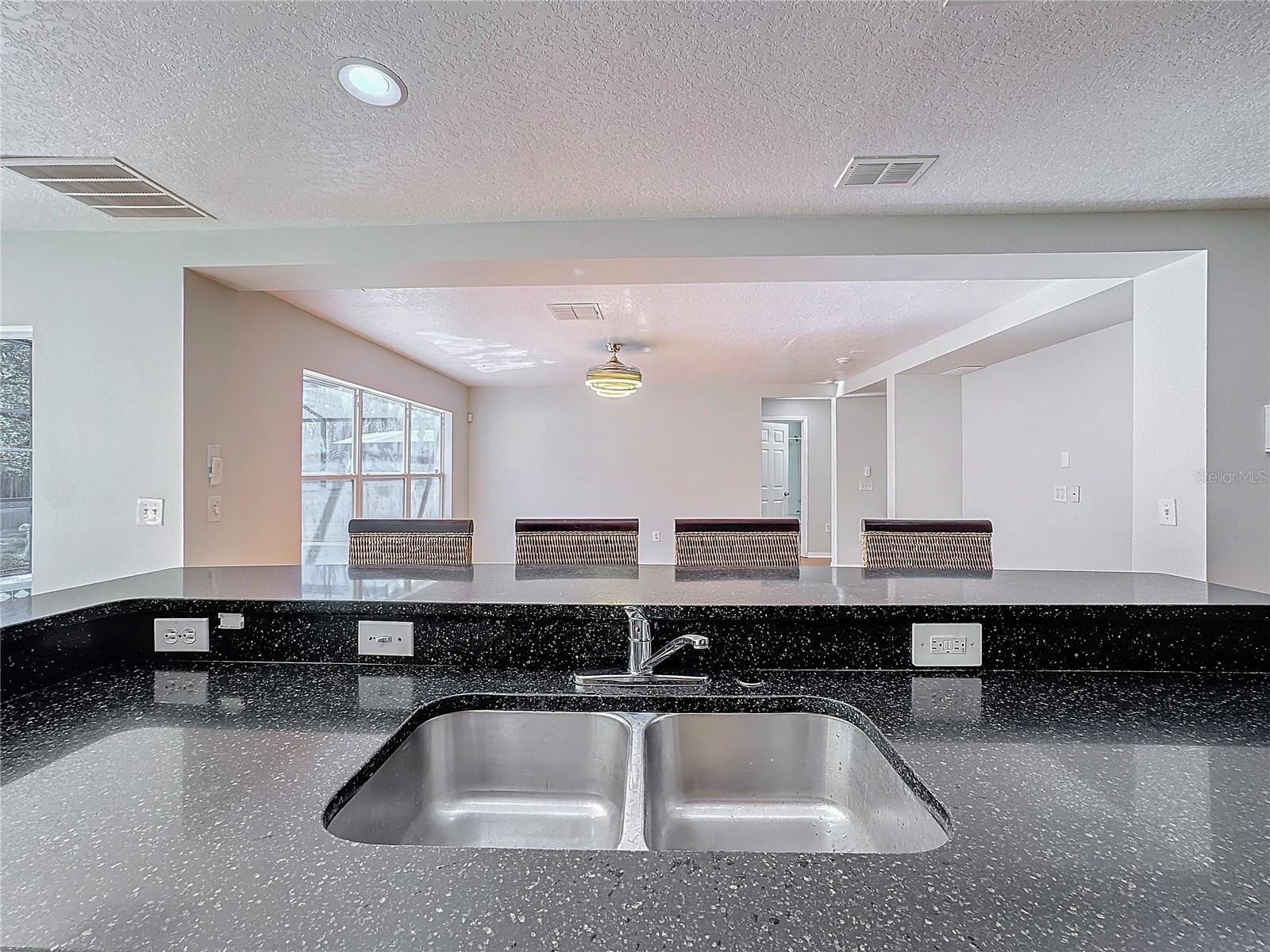 1176 LIBERTY HALL DR, KISSIMMEE, FL, 34746