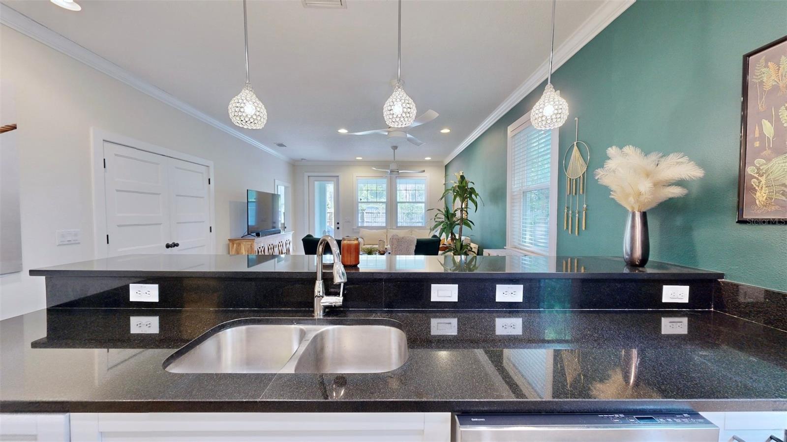 1518 E NORTH ST, TAMPA, FL, 33610