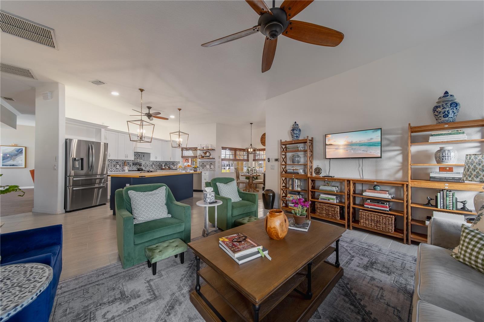 207 SANTAREM CIR, PUNTA GORDA, FL, 33983
