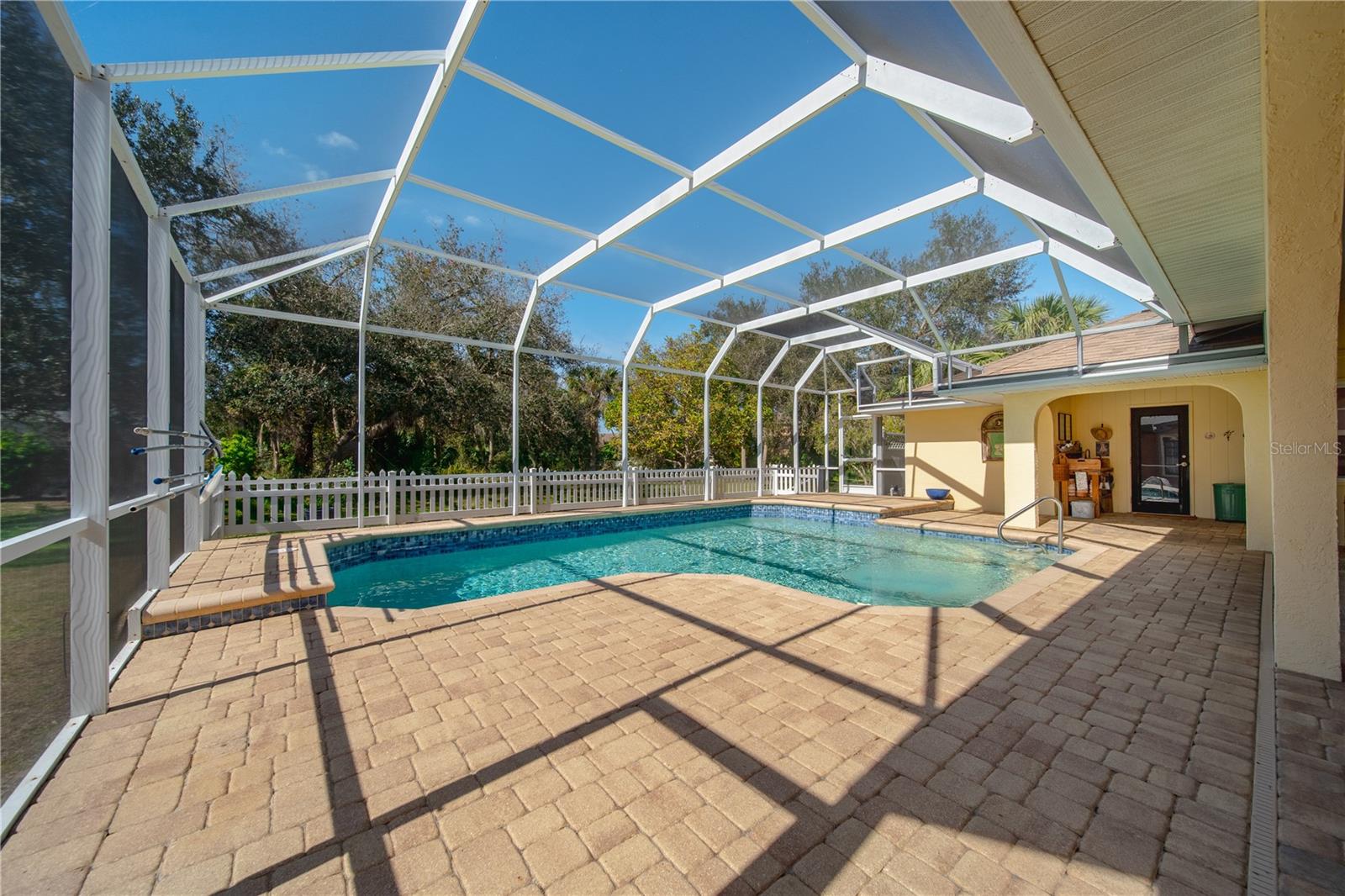 207 SANTAREM CIR, PUNTA GORDA, FL, 33983