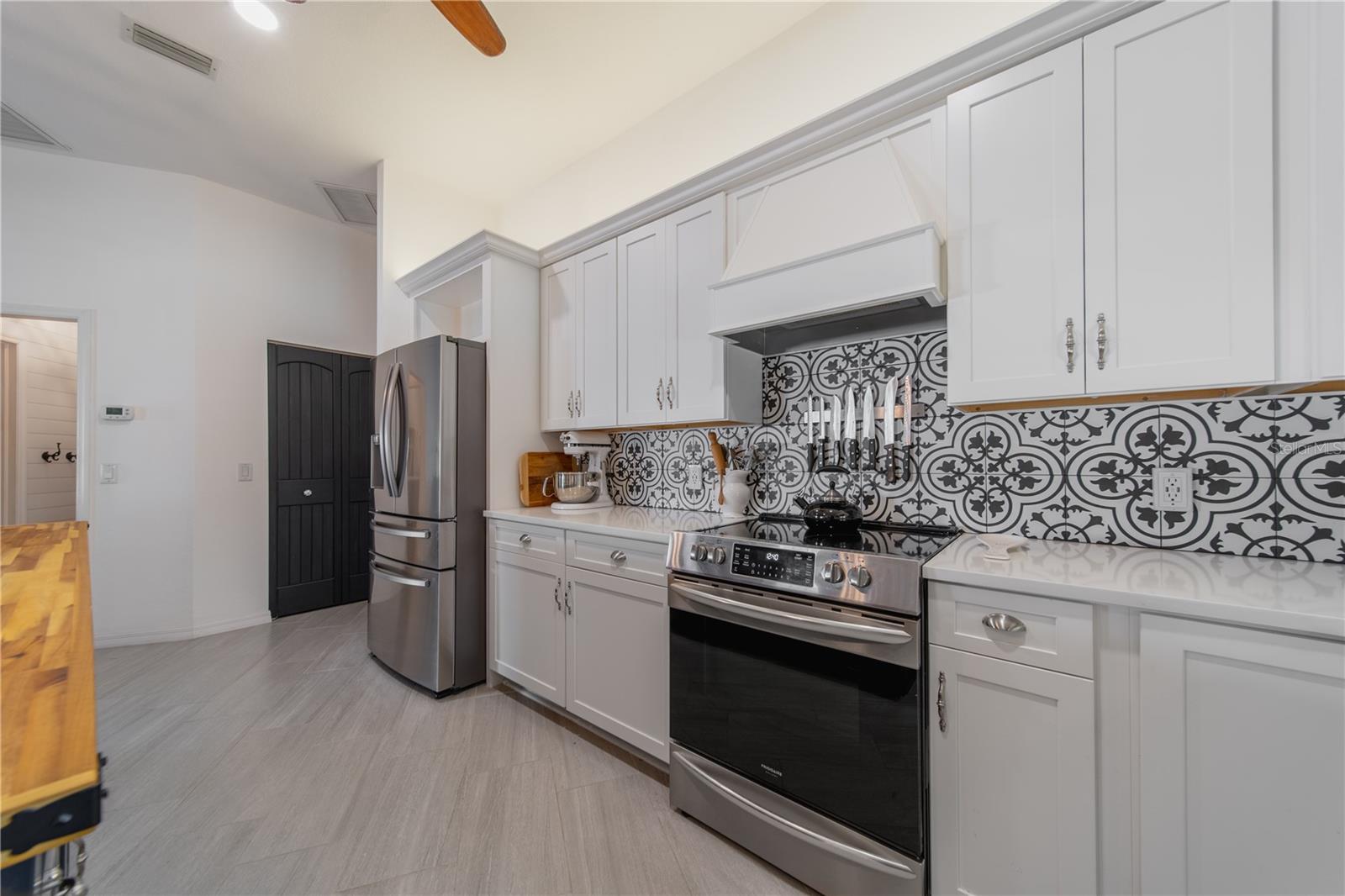 207 SANTAREM CIR, PUNTA GORDA, FL, 33983