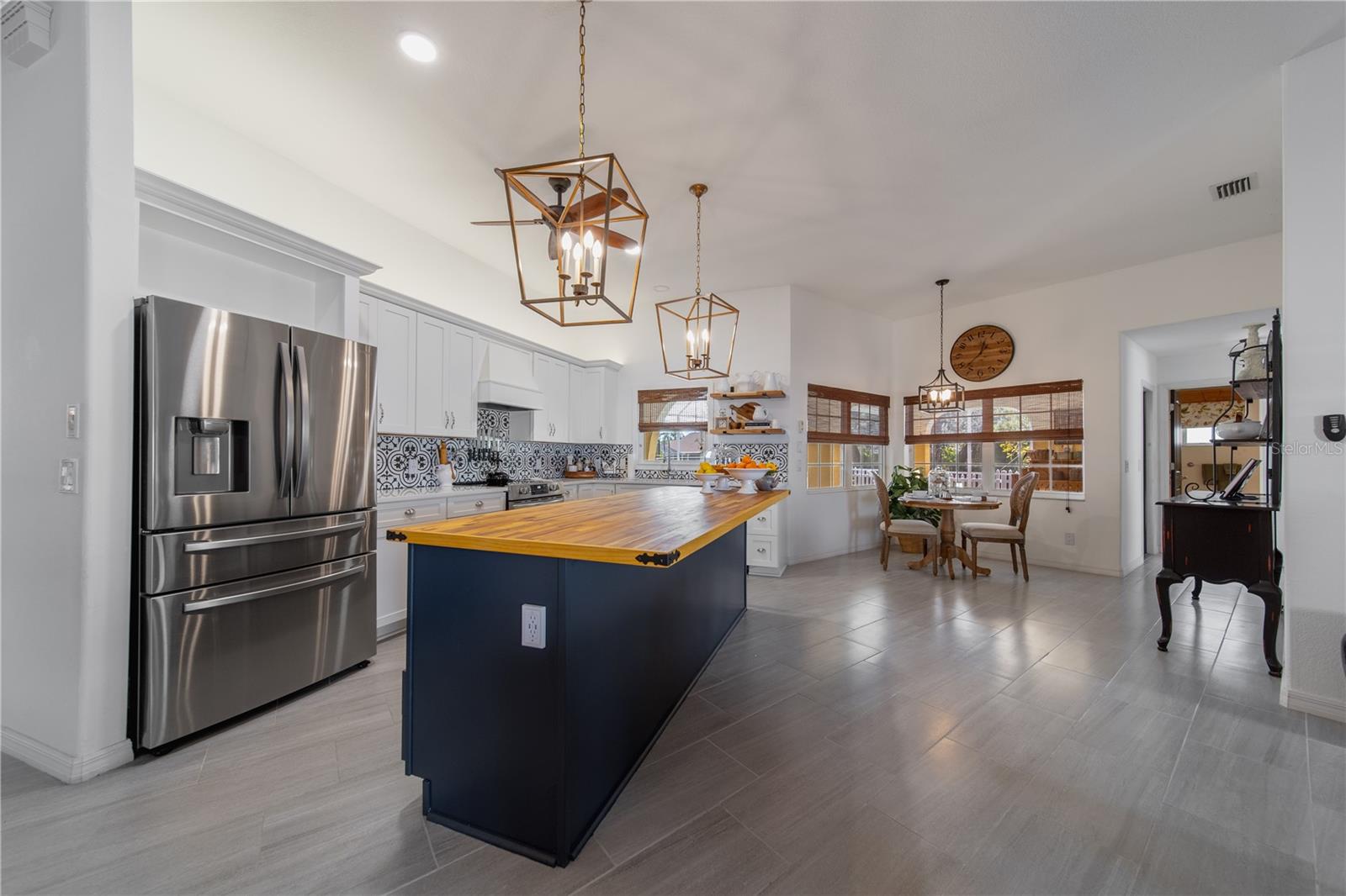 207 SANTAREM CIR, PUNTA GORDA, FL, 33983