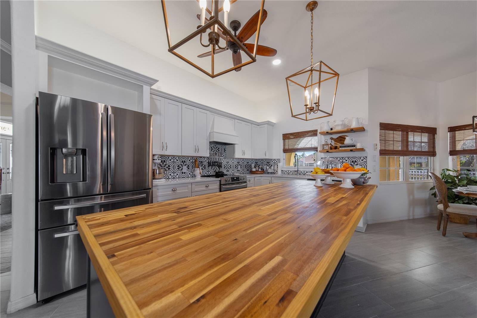 207 SANTAREM CIR, PUNTA GORDA, FL, 33983