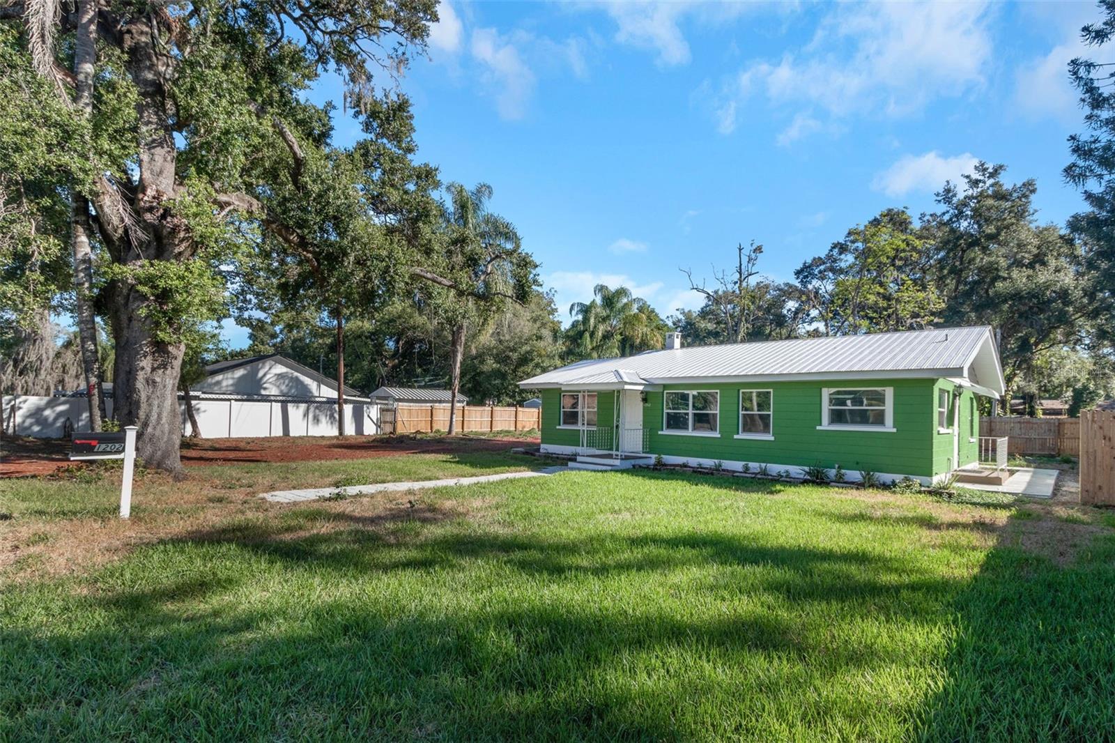 1202 S WALKER ST, PLANT CITY, FL, 33563