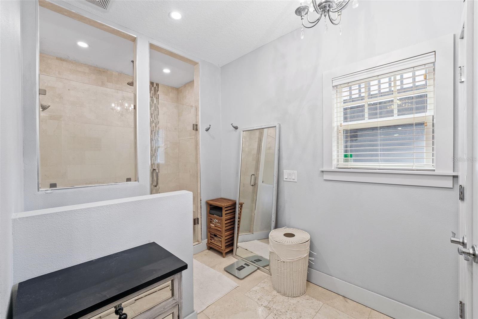 810 E CENTRAL BLVD, ORLANDO, FL, 32801
