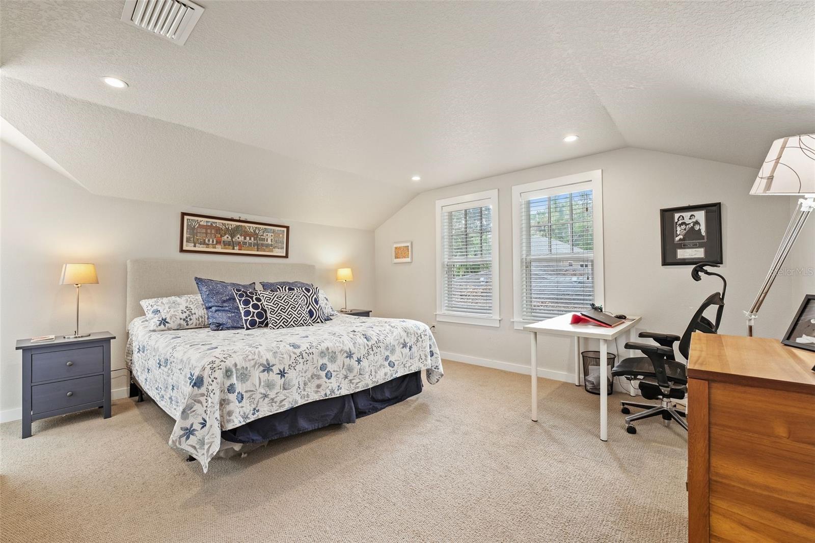 810 E CENTRAL BLVD, ORLANDO, FL, 32801
