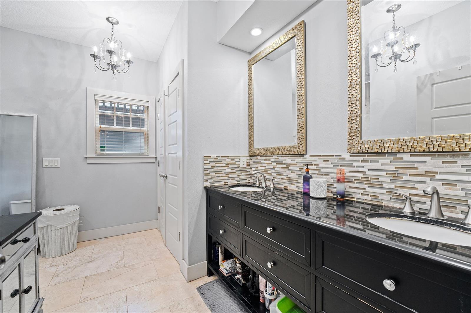 810 E CENTRAL BLVD, ORLANDO, FL, 32801