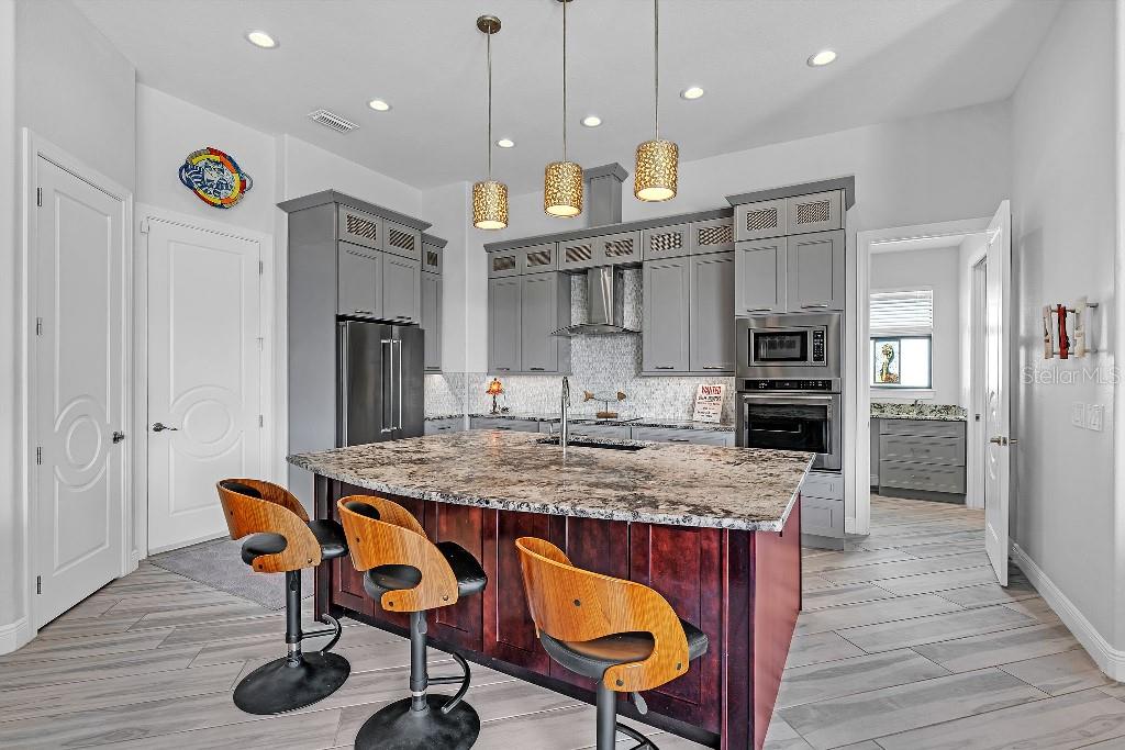 8304 ANTWERP CIR, PORT CHARLOTTE, FL, 33981