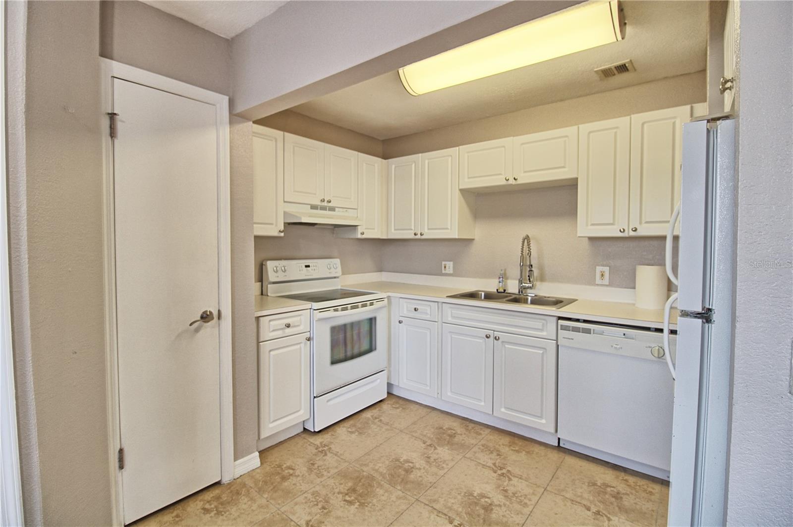 13760 ORANGE SUNSET DR #201, TAMPA, FL, 33618