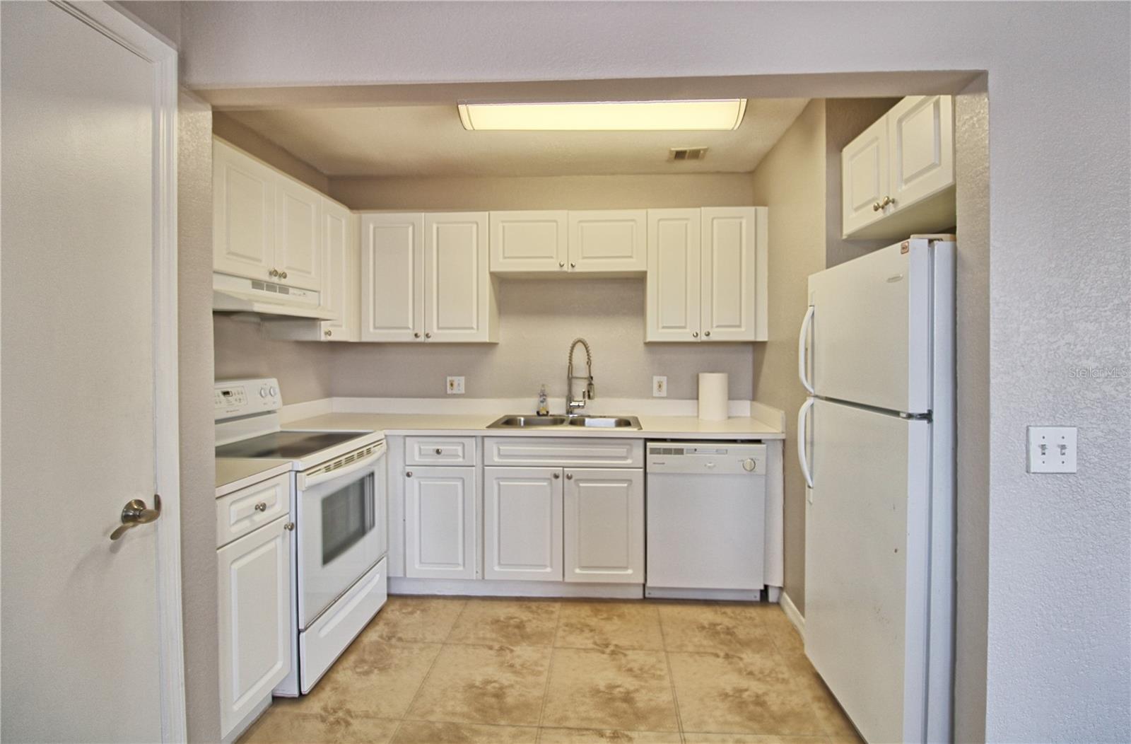 13760 ORANGE SUNSET DR #201, TAMPA, FL, 33618