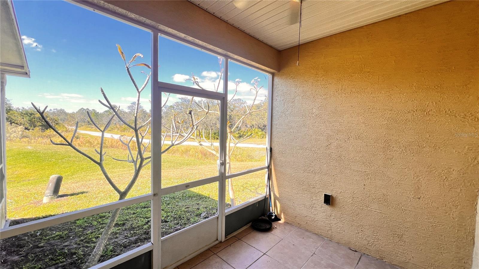 100 OCEAN BLUFF DR, KISSIMMEE, FL, 34759