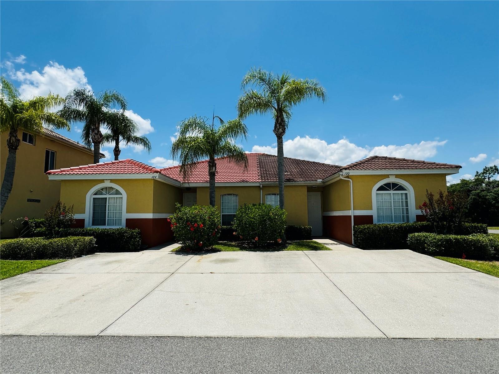100 OCEAN BLUFF DR, KISSIMMEE, FL, 34759