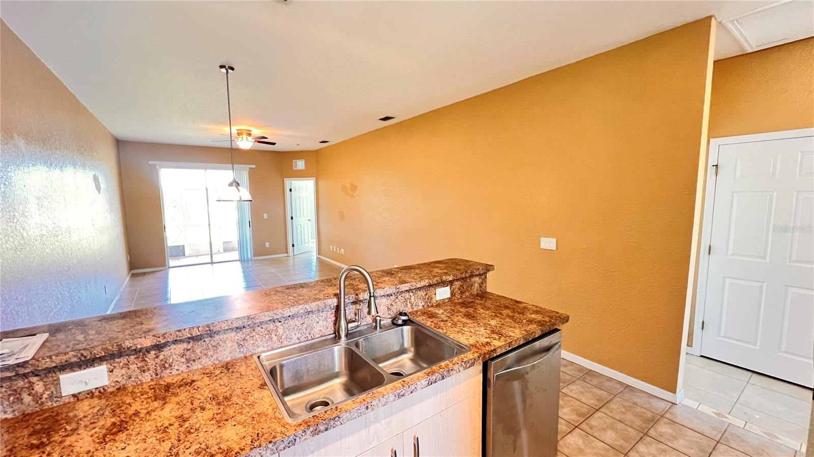 100 OCEAN BLUFF DR, KISSIMMEE, FL, 34759