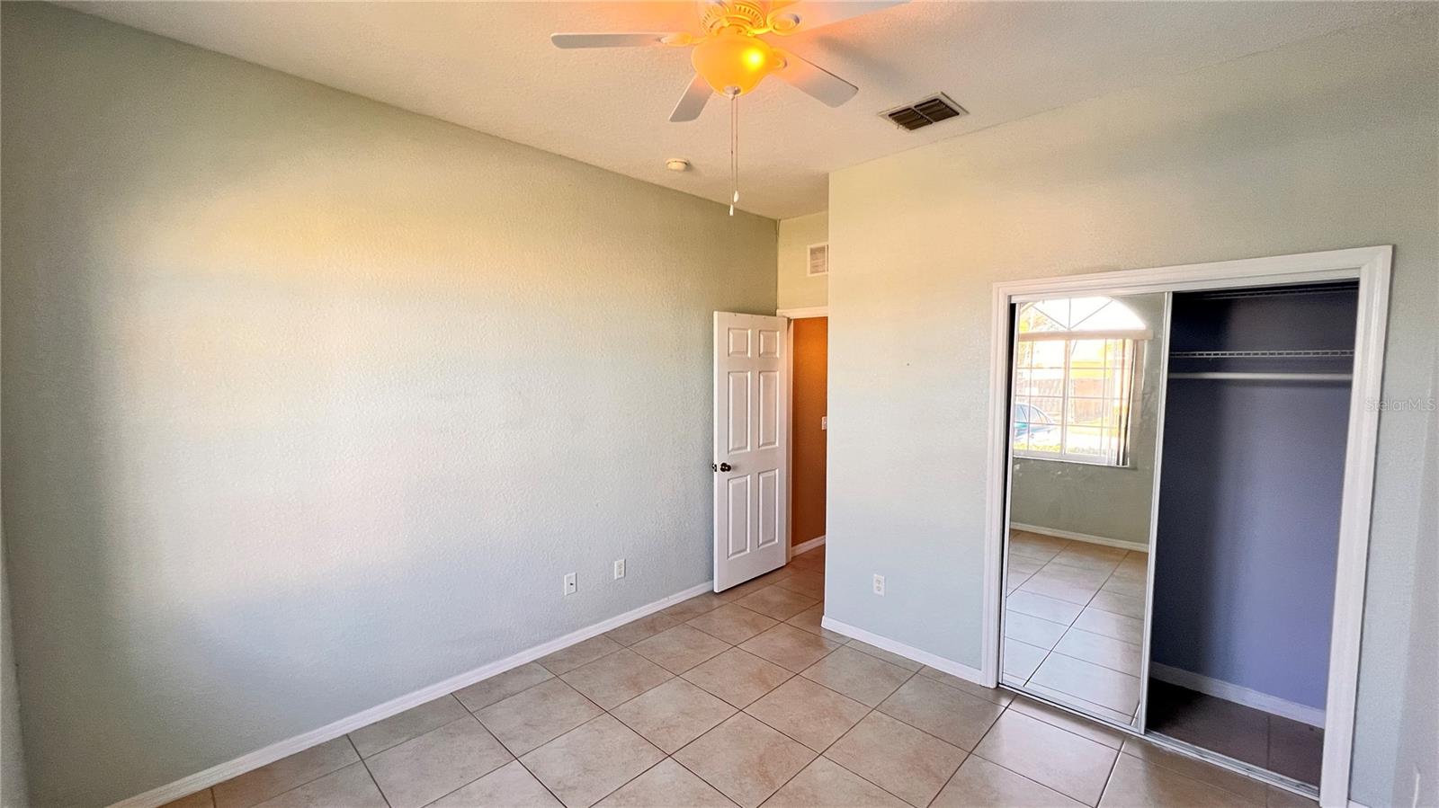 100 OCEAN BLUFF DR, KISSIMMEE, FL, 34759