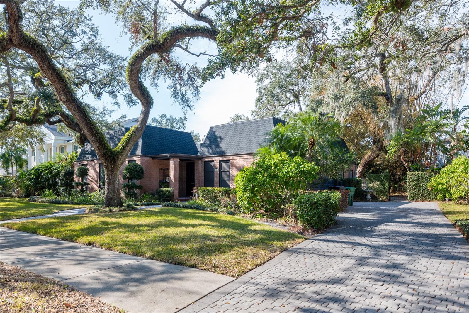 807 GROVE PARK AVE, TAMPA, FL, 33609
