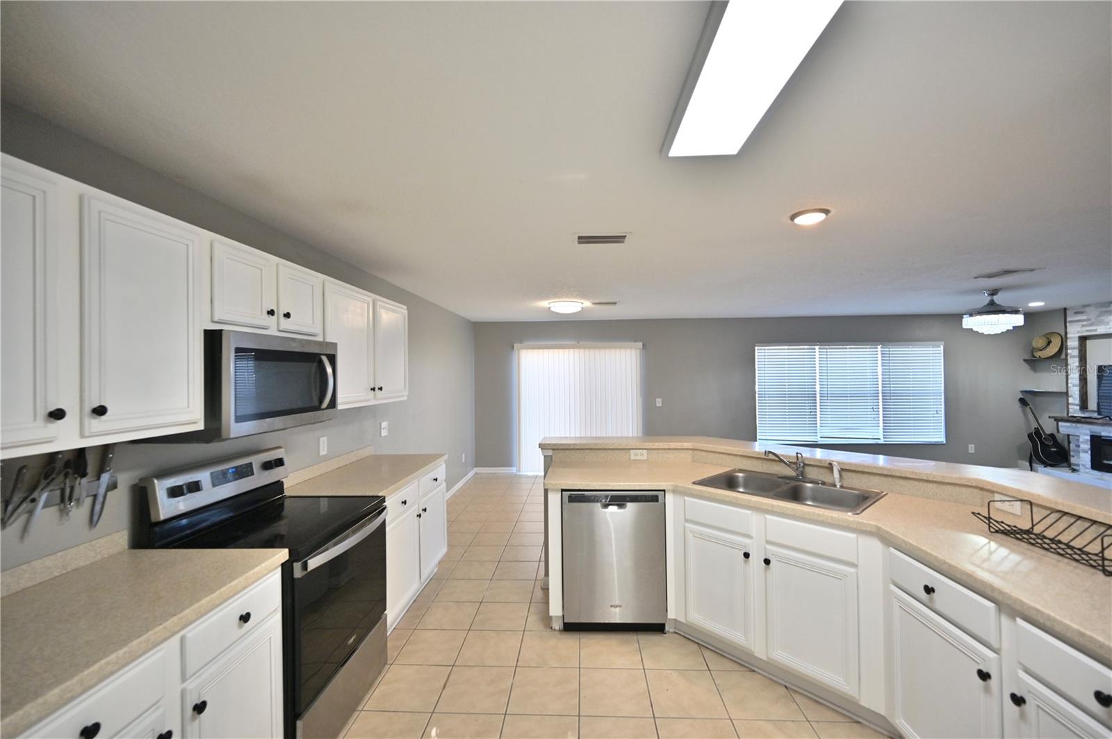 10922 SUBTLE TRAIL DR, RIVERVIEW, FL, 33579