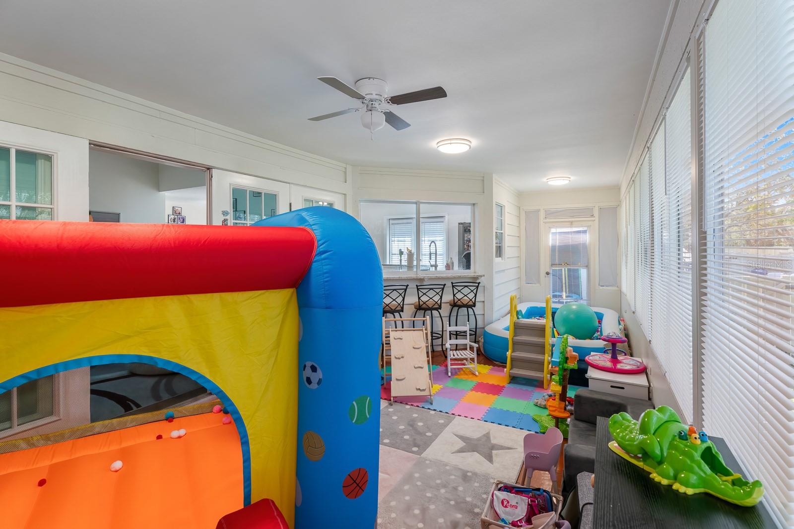 764 CAPTIVA CT NE, ST PETERSBURG, FL, 33702