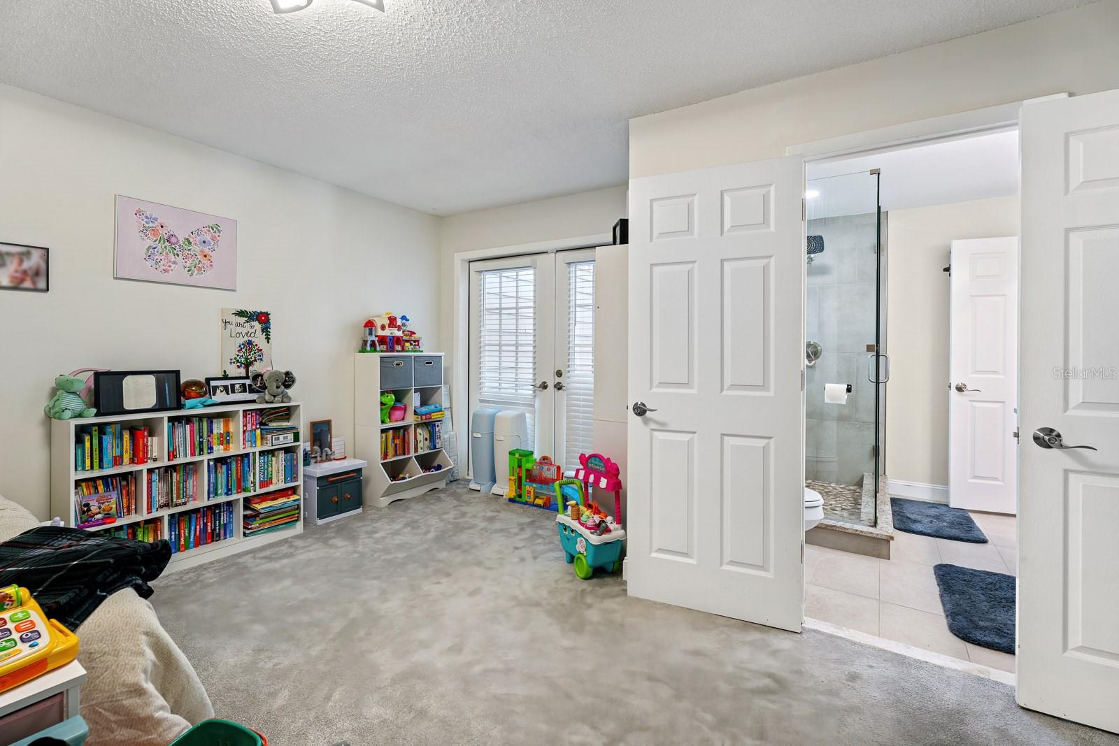 764 CAPTIVA CT NE, ST PETERSBURG, FL, 33702