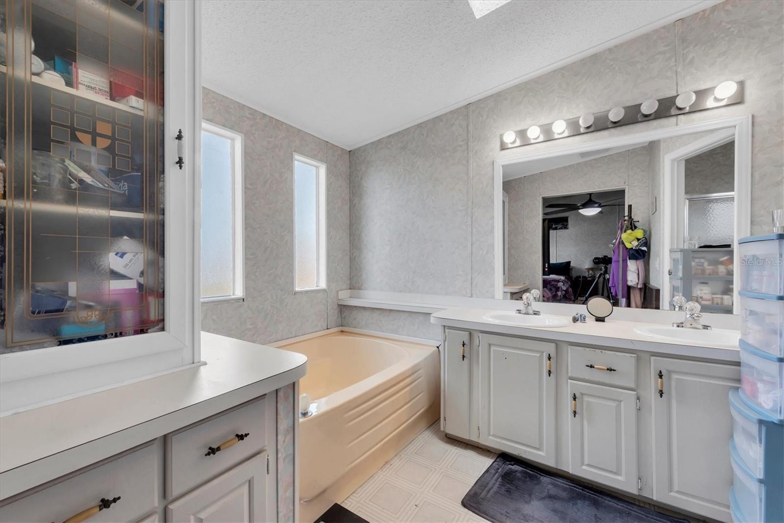 275 PELICAN DR N, OLDSMAR, FL, 34677