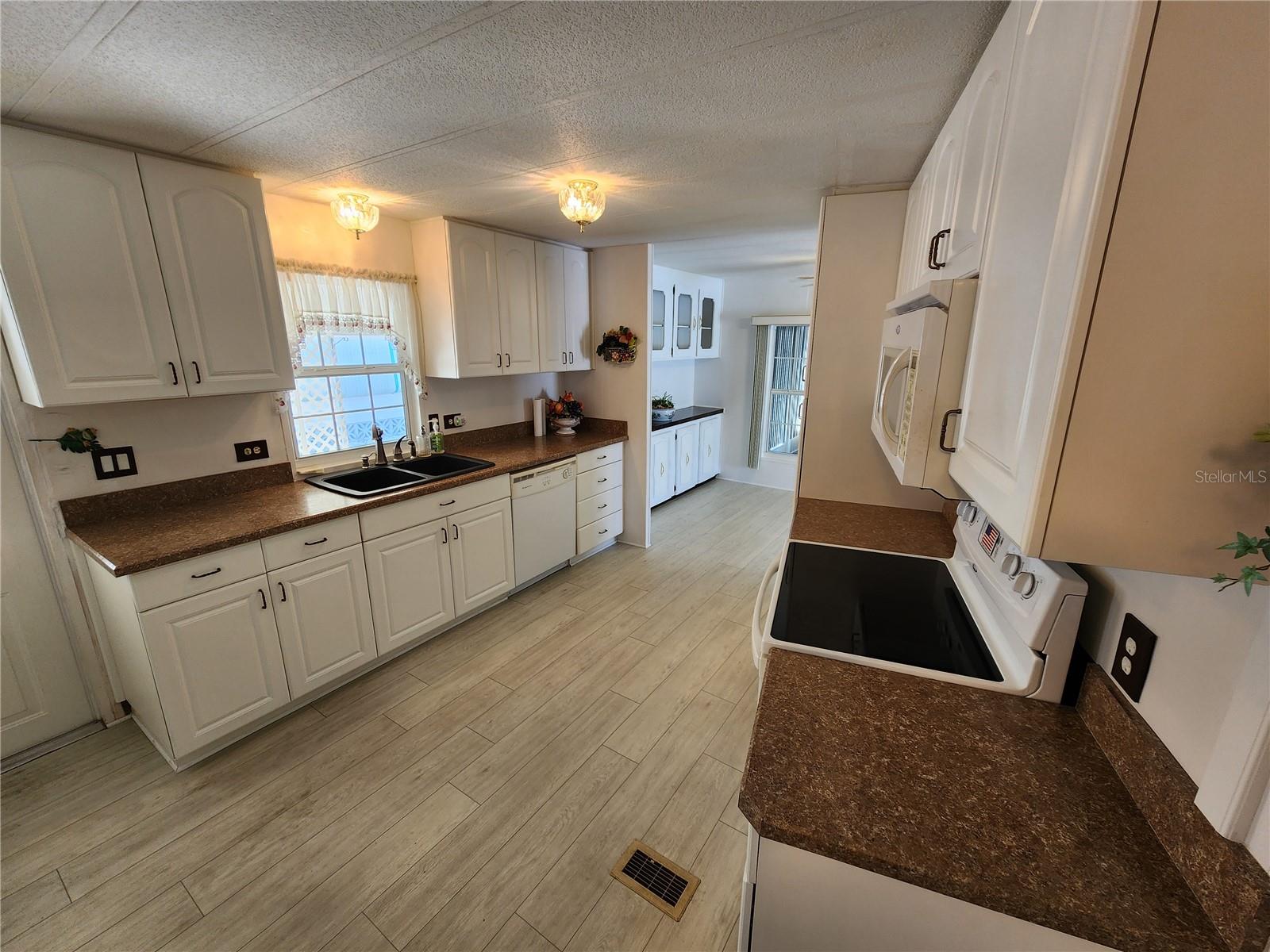 808 53RD AVE E #9, BRADENTON, FL, 34203